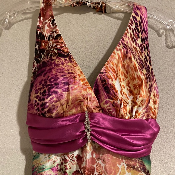 Dress. - Picture 3 of 3